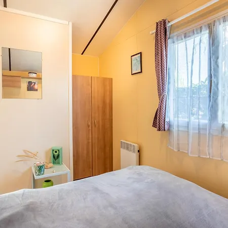 Mobilhome Au Calme - Piscine Campsite