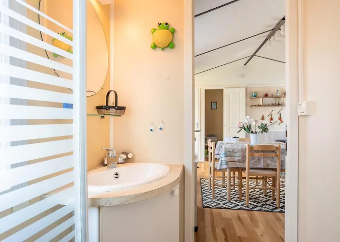 Mobilhome - Piscine Sauf En Avril