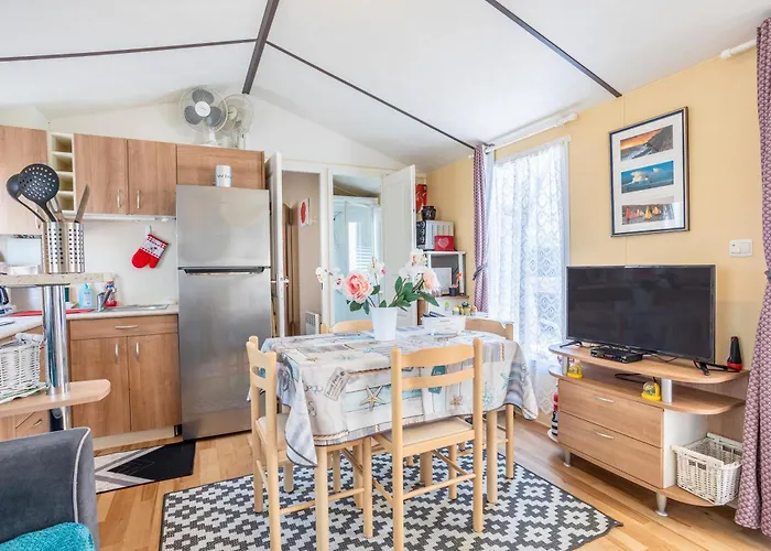 Mobilhome - Piscine Sauf En Avril La Parée Preneau